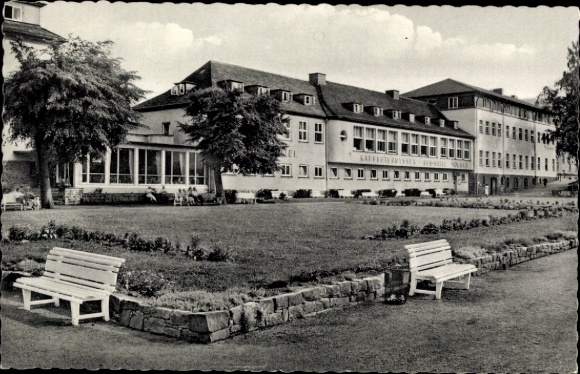 Postcard Bad Karlshafen on the Weser, sanatorium, benches