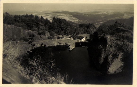 Postcard Geising Altenberg in the Ore Mountains, Hartmannmühle, quarry with pond hut on the Geisingberg