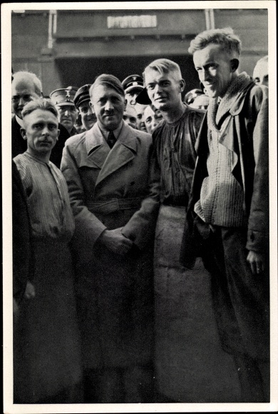 Collective picture Adolf Hitler No. 82 With the workers in Siemensstadt