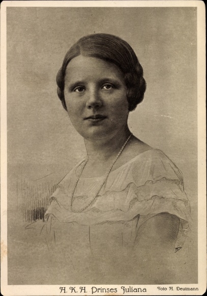 Artist Postcard Princess Juliana of the Netherlands, portrait