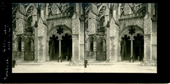 Stereo photo Bourges Cher, portal of the cathedral