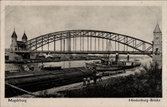 Postcard Magdeburg in Saxony-Anhalt, North Bridge, barges, Hindenburg Bridge