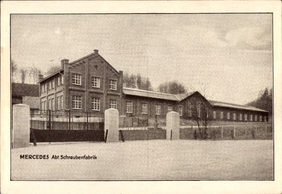 PC Zella Mehlis in the Thuringian Forest, Mercedes screw factory, s factory building, black and white