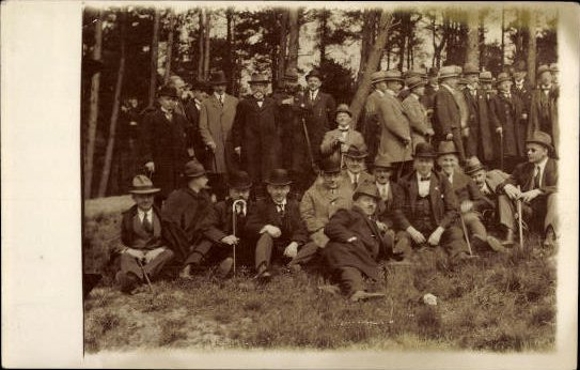 10 old photo PC groups of men, various motifs