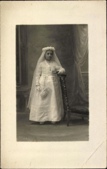 10 AK photography young girls in communion dresses