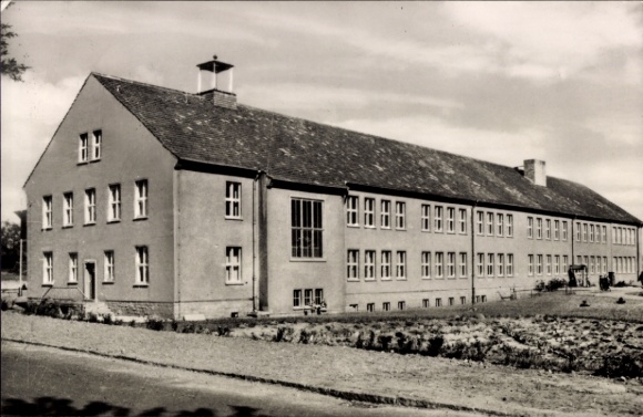 Postcard Muldenstein an der Mulde Saxony-Anhalt, Polytechnic High School, building view, Schwarz-We