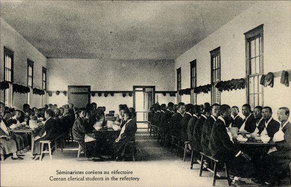 Postcard Korea, Seminaristes coreens au refectoire