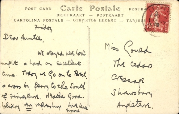 Postcard Carantec Finistère, Place du Bourg and the Hotel du Bon Accueil