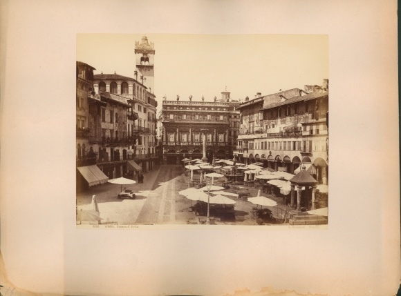 foto rond 1880, Verona Veneto, Piazza d'Erba