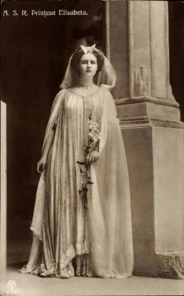 Postcard portrait of Princess Elisabeth of Romania