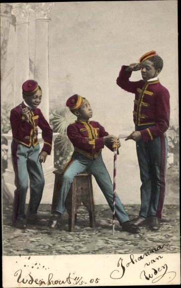 Postcard Three little pages, saluting
