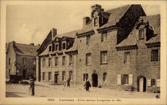 Postcard Locronan Finistère, Beautiful town houses