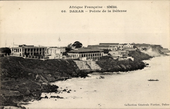 Ak Dakar Senegal, Küstenansicht von  Pointe de la Défense, französische Kolonialarchitektur