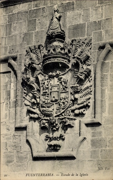 PC Hondarribia Fuenterrabia Basque Country, coat of arms of the church, ND. Photo.