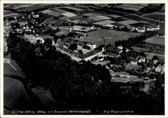 Ak Freising in Oberbayern, Fliegeraufnahme, Vötting, Brauerei Weihenstephan