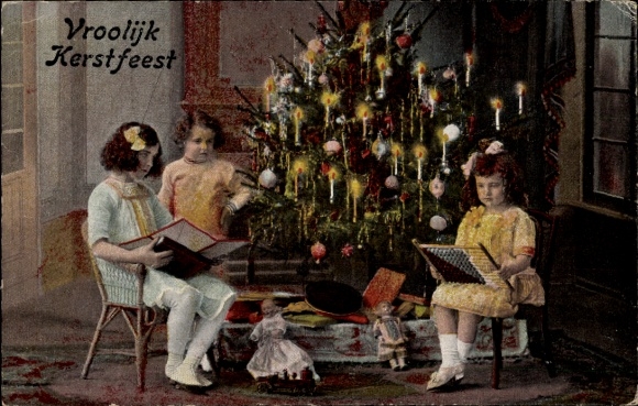 Ak Glückwunsch Weihnachten, Kinder sitzen um Tannenbaum, Geschenke