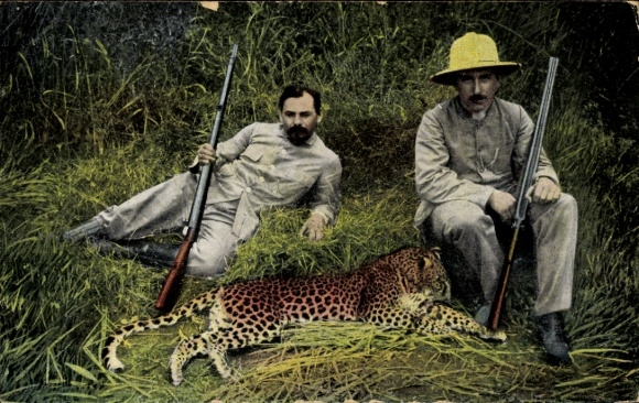 Picture of a killed leopard, East Africa, two hunters, colonial period