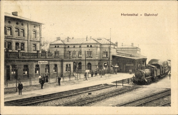 Ak Herbesthal Lontzen Wallonië Luik, stationslocomotief, sporen, stationsgebouw