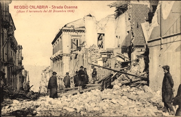 Ansichtkaart Reggio Calabria, verwoesting na de aardbeving van 1908, Strada Osanna