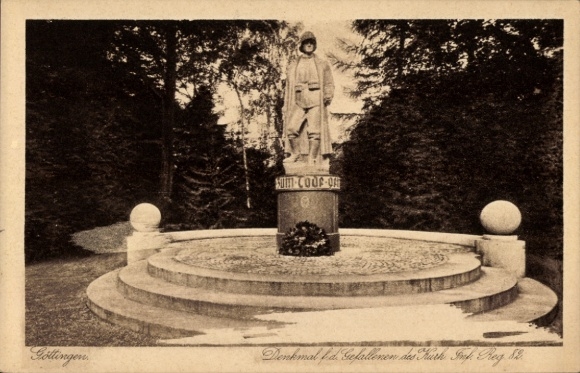Ak Göttingen, Gefallenendenkmal, Park, Platz, Baum