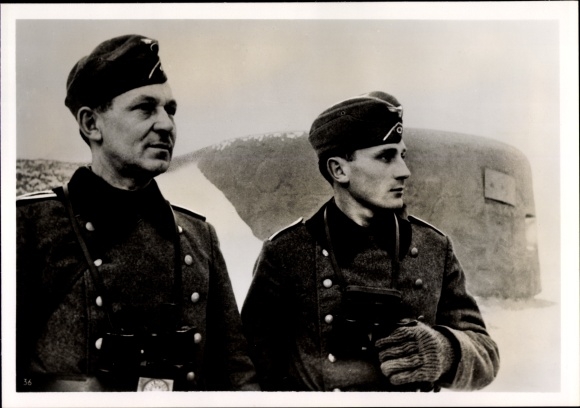 Photo Hoffmann, Heinrich, on guard duty, father and son in a company, Wehrmacht, February 1940