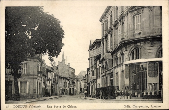 Postcard Loudun Vienne, street Rue Porte de Chinon, buildings, trees, city view, Lauter