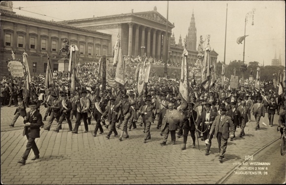 Photo PC Vienna, singer festival, singer association of Grünhainichen in the procession