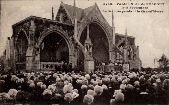 Postcard Le Folgoët Finistère, High Mass on 8 September