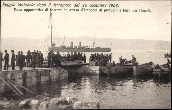 Ansichtkaart Reggio Calabria, Terremoto del 28 Dicembre 1908, Schip, Na de aardbeving, oorlogsschip in de haven