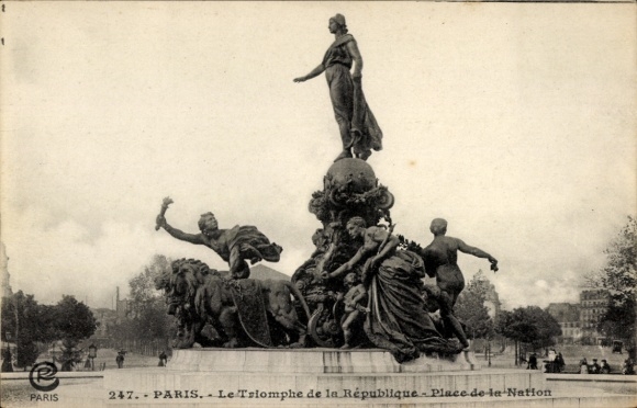 Ansichtkaart Parijs XII, Le Triomphe de la République, Place de la Nation