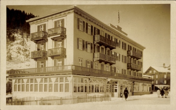 Photo Postcard Klosters Platz Kt. Graubünden Switzerland, Hotel Weisskreuz, Winter