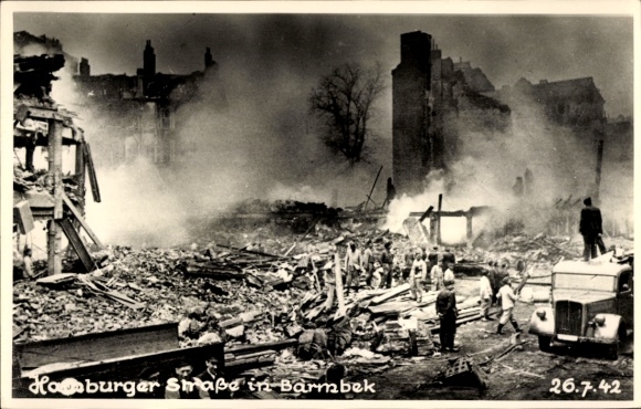 Photo Postcard Hamburg Nord Barmbek, Hamburger Straße, war damage, bombing raids 1942