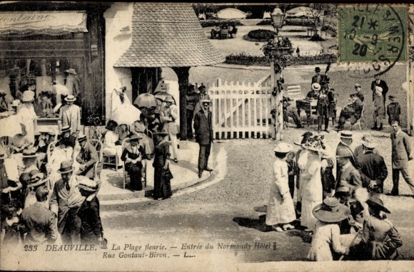 CPA Deauville La Plage Fleurie Calvados, Entrée du Normandy, Rue Gontaut-Biron