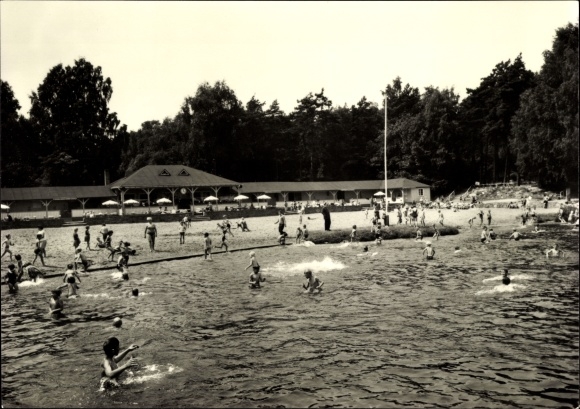 PC Kyritz in the Prignitz, bathing establishment Untersee, bathers