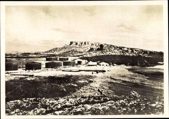 Photo Heinrich Hoffmann, Curaçao Netherlands Antilles Caribbean, view of bay with oil tanks