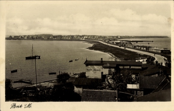 Postcard Ostseebad Rerik, Pension Strandperle, view to Wustrow, building of the anti-aircraft artillery school