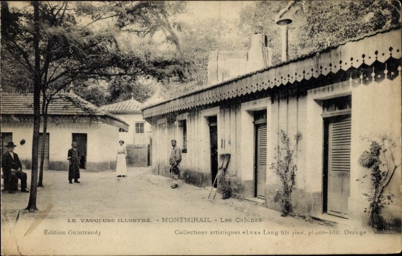 Postcard Montmirail Sarthe, front view of cabins, trees, people,