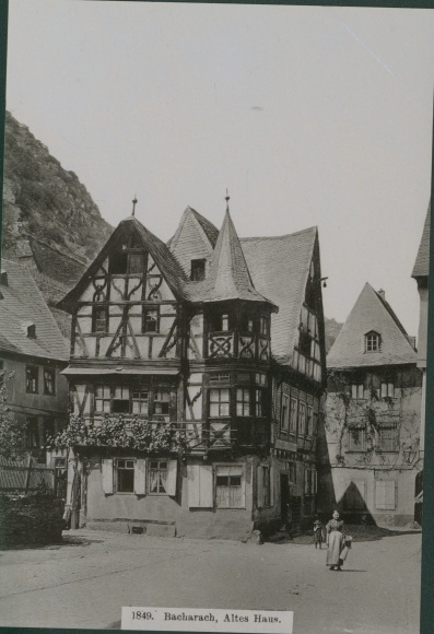 Photo Bacharach am Rhein in the Mainz Bingen district, old house