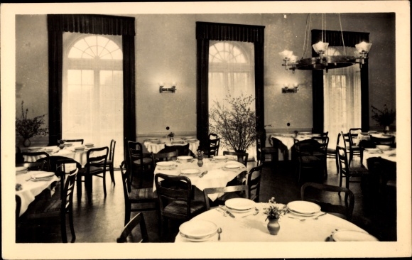 Postcard Stülpe in der Mark, Stülpe Castle convalescent home, interior view, dining room, tables