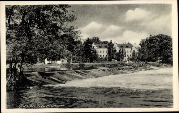 Postcard Grimma in Saxony, district office, weir
