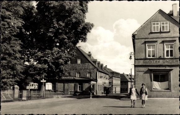 Ansichtkaart Schlettau in het Ertsgebergte, Hotel Weisses Roß, zaken Gustav Unger, voorbijgangers
