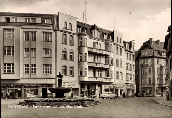 PC Halle an der Saale, Eselsbrunnen, Old Market, buildings, black and white