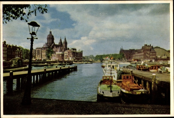 Photo Amsterdam Nordholland Niederlande, St. Nicholas Church and Central Station
