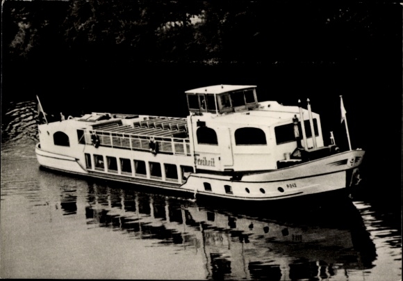 Postcard Salondampfer MS Freiheit, P-242