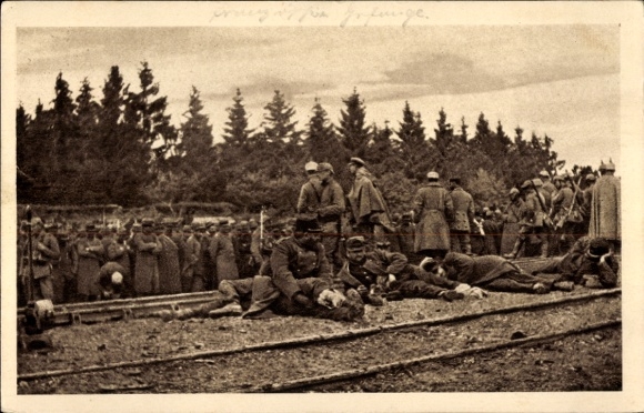 Postcard French prisoners of war, soldiers