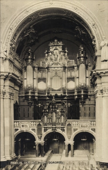 Ak Berlin Mitte, Blick in den neue Dom mit Domorgel