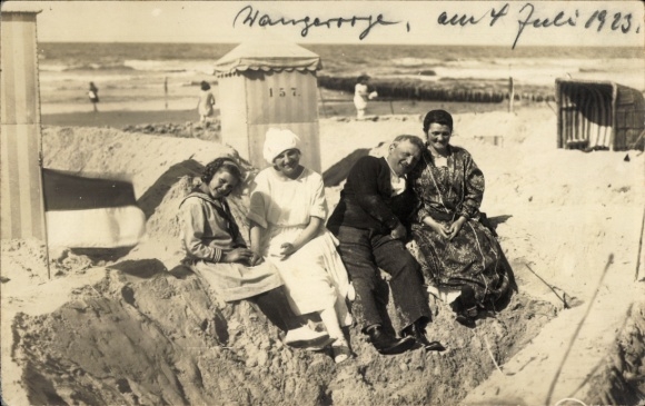 Photo PC North Sea resort Wangerooge, family on the beach, beach tents, beach chair, July 4, 1923