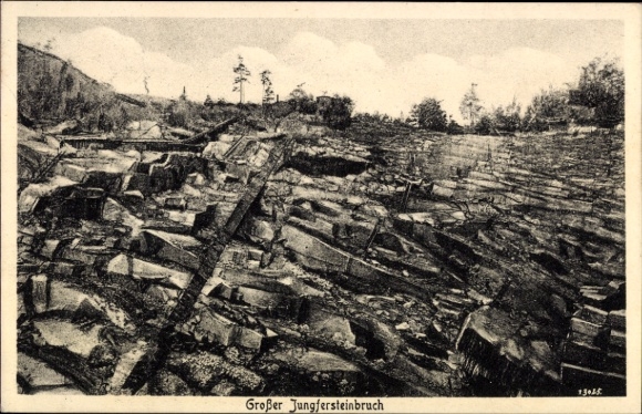 Ak Klosterberg Hohenwart in Oberbayern, Großer Jungfersteinbruch, steinige Landschaft, Bäume am R