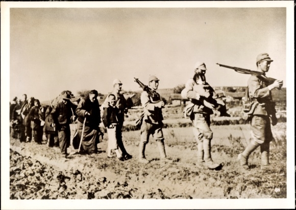Photo Heinrich Hoffmann, Japan China War March 1939, Japanese soldiers with Chinese population