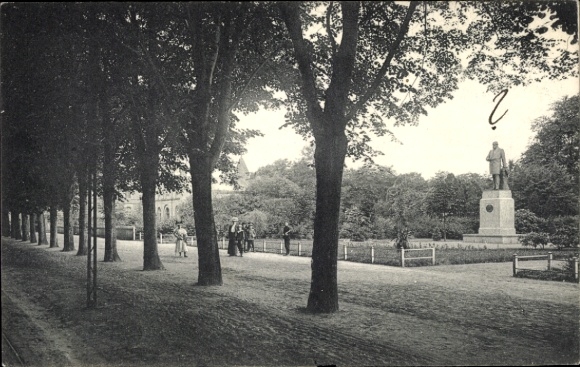 Postcard Hamm in Westphalia, Ostenallee, Falkdenkmal